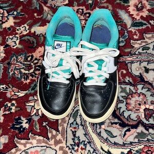 Nike  Black and Teal Sneakers